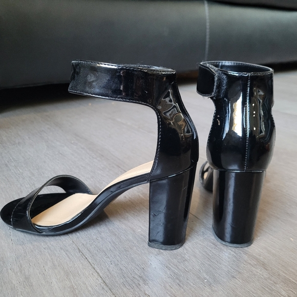 Black Patent Faux Leatger Heels w/ Ankle Strap - Picture 12 of 13